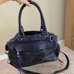 Medium crossbody